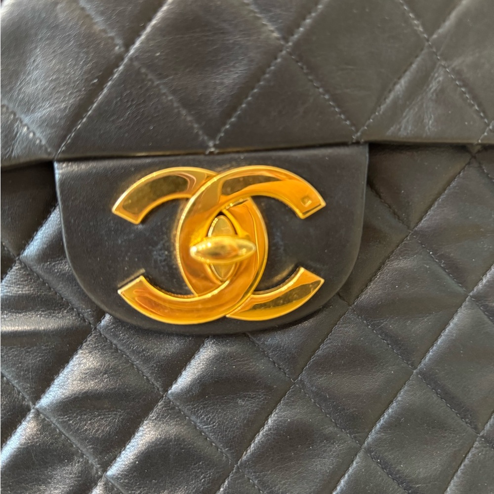 Chanel Black Quilted Vintage Jumbo Leather Bag - Picture 8 of 16
